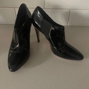 Manolo Blahnik Women’s Size 38.5 Black Patent Leather Booties